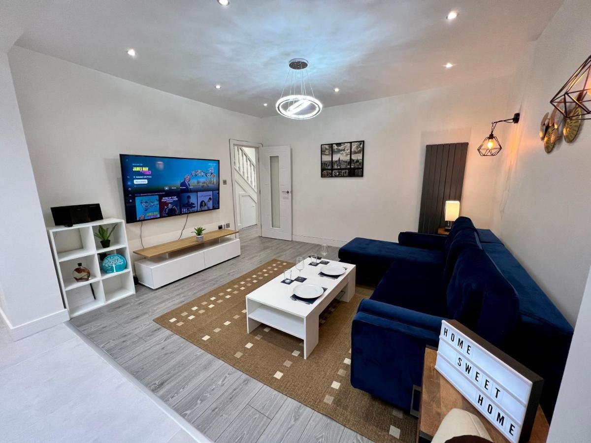 Wembley Stadium 5 Star Brand New Luxury Sleeps 14 With Parking Hébergement de vacances Londres