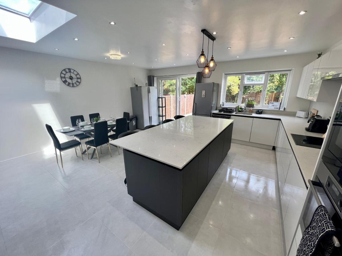 Wembley Stadium 5 Star Brand New Luxury Sleeps 14 With Parking Londres