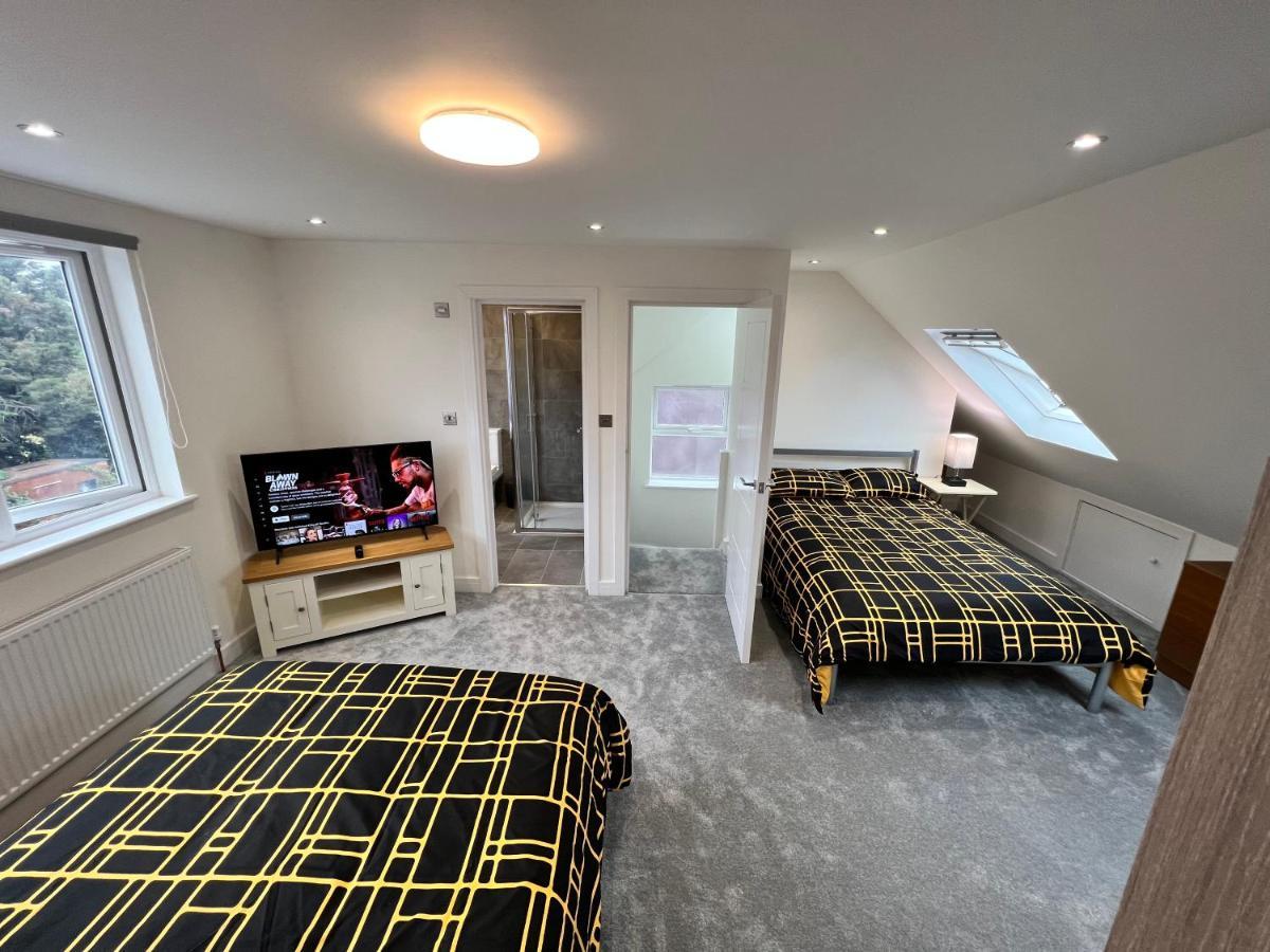 Wembley Stadium 5 Star Brand New Luxury Sleeps 14 With Parking Hébergement de vacances